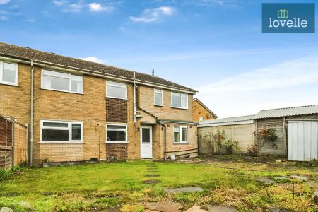 4 bedroom Semi-detached house for sale in Maple Avenue, Keelby, DN41