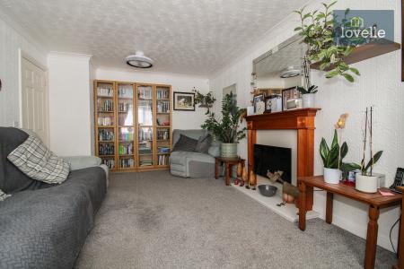 2 bedroom Detached bungalow for sale in Silvergarth, Grimsby, DN32