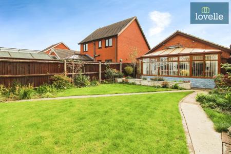 2 bedroom Detached bungalow for sale in Silvergarth, Grimsby, DN32