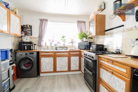 2 bedroom Detached bungalow for sale in Silvergarth, Grimsby, DN32