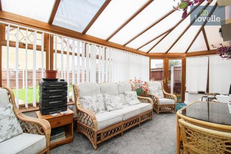 2 bedroom Detached bungalow for sale in Silvergarth, Grimsby, DN32