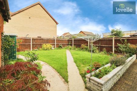 2 bedroom Detached bungalow for sale in Silvergarth, Grimsby, DN32