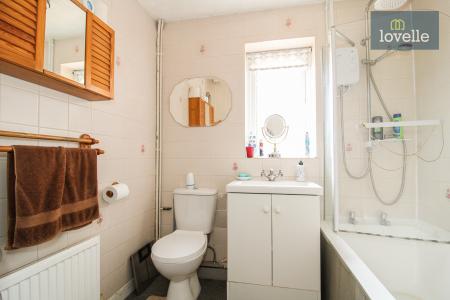 2 bedroom Detached bungalow for sale in Silvergarth, Grimsby, DN32