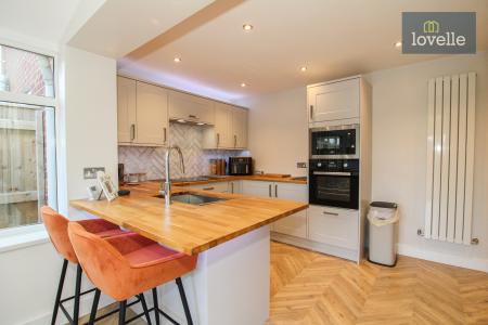 3 bedroom Semi-detached house for sale in Sanctuary Way, Wybers Wood, Grimsby, DN37