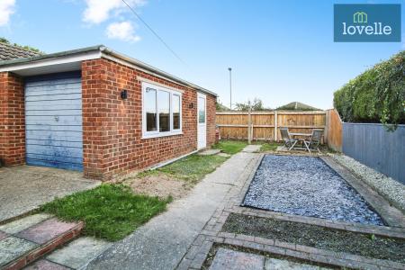 3 bedroom Semi-detached house for sale in Sanctuary Way, Wybers Wood, Grimsby, DN37