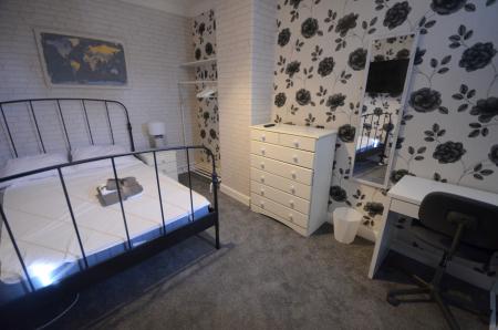 3 bedroom Terraced House to let in Heneage Road, Grimsby, DN32