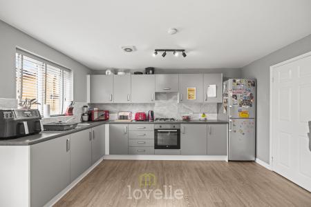 4 bedroom Detached house for sale in Cromwell Close, Grimsby, DN31