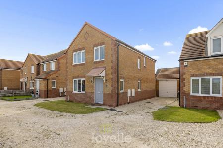 4 bedroom Detached house for sale in Cromwell Close, Grimsby, DN31