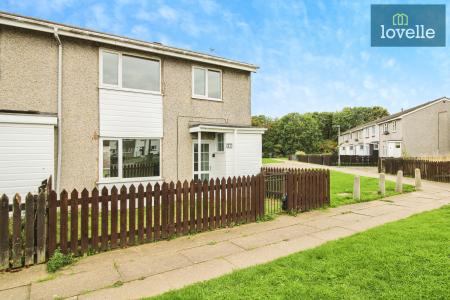 3 bedroom End of terrace house for sale in Queensway, Grimsby, DN37