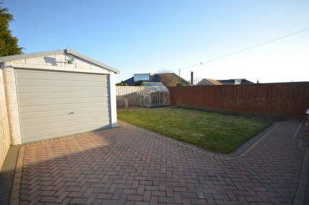 2 bedroom Bungalow to let in Windermere Avenue, Scartho, Grimsby, DN33
