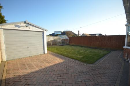 2 bedroom Bungalow to let in Windermere Avenue, Scartho, Grimsby, DN33
