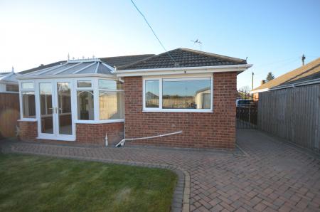 2 bedroom Bungalow to let in Windermere Avenue, Scartho, Grimsby, DN33