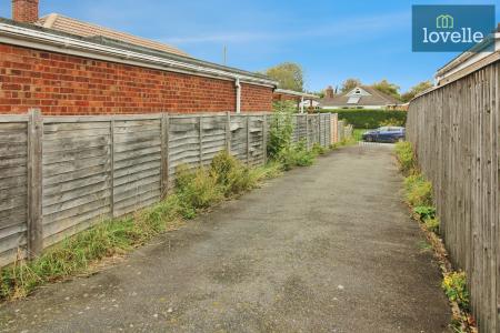 3 bedroom Detached house for sale in Louth Road, Fotherby, LN11