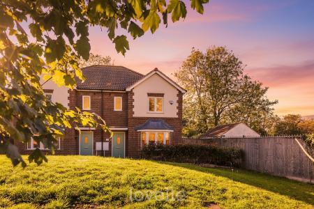 3 bedroom Semi-detached house for sale in Gervase Holles Way, Grimsby, DN33