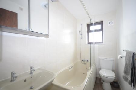 1 bedroom Flat to let in Limber Court, Grimsby, DN34