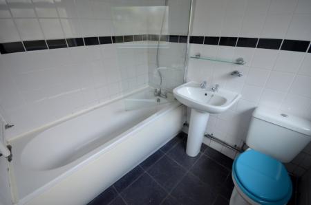 2 bedroom Terraced House to let in St Heliers Road, Cleethorpes, DN35