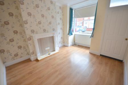 2 bedroom Terraced House to let in St Heliers Road, Cleethorpes, DN35