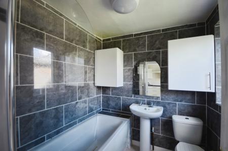 2 bedroom Terraced House to let in Golf Road, Mablethorpe, LN12