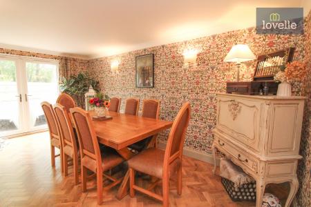 5 bedroom Detached house for sale in Carlton Road, Manby, LN11