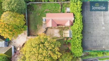 5 bedroom Detached house for sale in Carlton Road, Manby, LN11