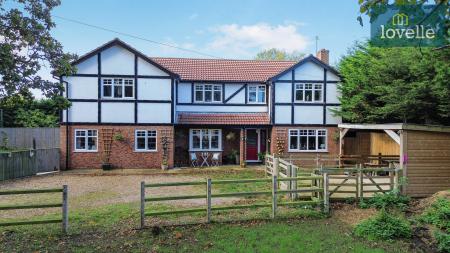5 bedroom Detached house for sale in Carlton Road, Manby, LN11