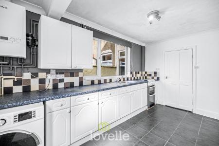 2 bedroom Terraced House for sale in Lord Street, Grimsby, DN31