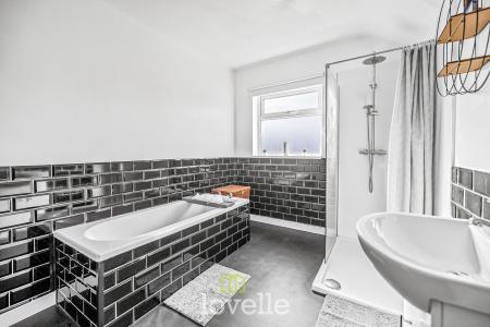 2 bedroom Terraced House for sale in Lord Street, Grimsby, DN31