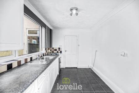 2 bedroom Terraced House for sale in Lord Street, Grimsby, DN31