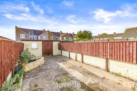2 bedroom Terraced House for sale in Lord Street, Grimsby, DN31