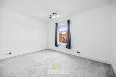 2 bedroom Terraced House for sale in Lord Street, Grimsby, DN31