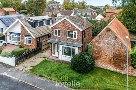 3 bedroom Detached house for sale in Manor Close, Keelby, DN41