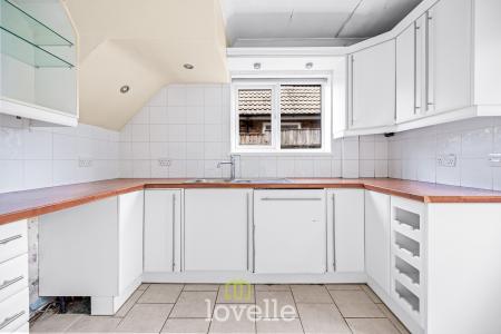 3 bedroom Detached house for sale in Manor Close, Keelby, DN41