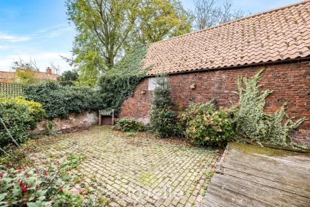 3 bedroom Detached house for sale in Manor Close, Keelby, DN41