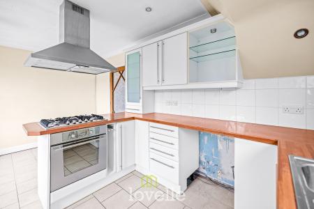 3 bedroom Detached house for sale in Manor Close, Keelby, DN41