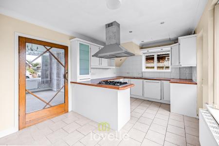 3 bedroom Detached house for sale in Manor Close, Keelby, DN41