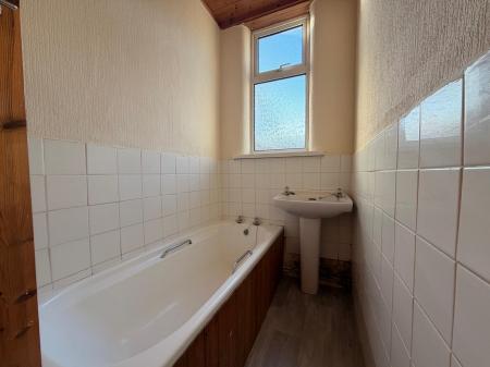 2 bedroom Terraced House to let in Haycroft Street, Grimsby, DN31