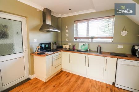 3 bedroom Semi-detached house for sale in Fury Avenue, Grimoldby, LN11