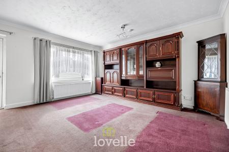 3 bedroom Detached house for sale in Woodlands Avenue, Immingham, DN40