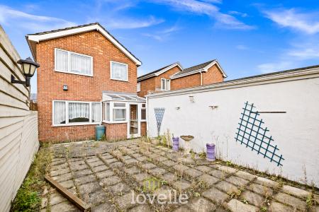 3 bedroom Detached house for sale in Woodlands Avenue, Immingham, DN40