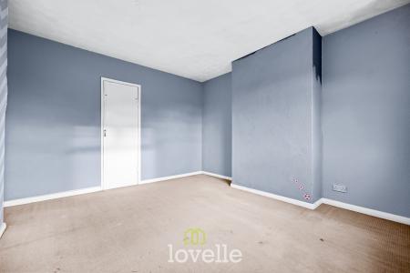 3 bedroom Semi-detached house for sale in Seamer Grove, Grimsby, DN32