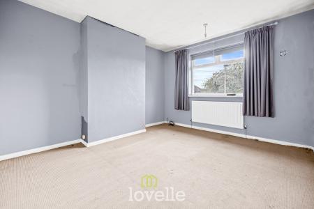 3 bedroom Semi-detached house for sale in Seamer Grove, Grimsby, DN32