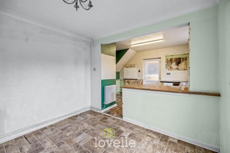 3 bedroom Semi-detached house for sale in Seamer Grove, Grimsby, DN32