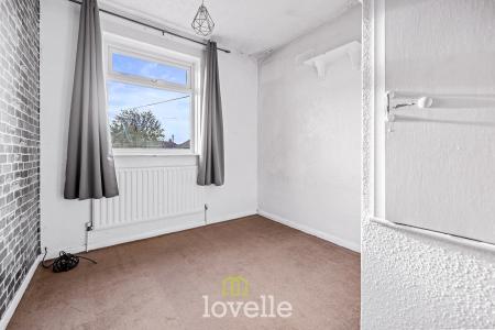 3 bedroom Semi-detached house for sale in Seamer Grove, Grimsby, DN32