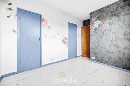 3 bedroom Semi-detached house for sale in Seamer Grove, Grimsby, DN32