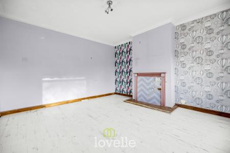 3 bedroom Semi-detached house for sale in Seamer Grove, Grimsby, DN32
