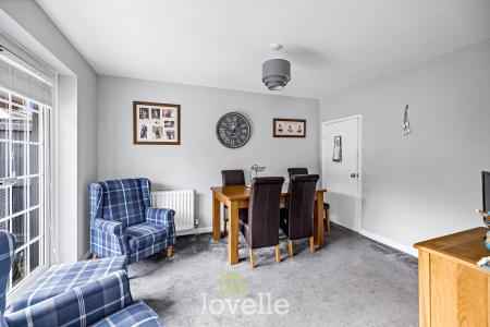 3 bedroom Semi-detached house for sale in Shetland Way, Immingham, DN40