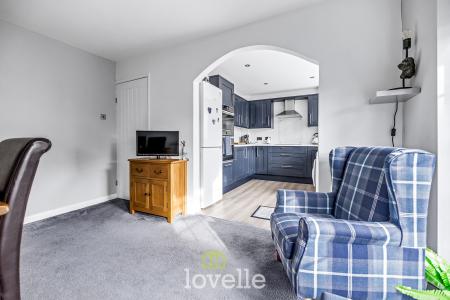 3 bedroom Semi-detached house for sale in Shetland Way, Immingham, DN40