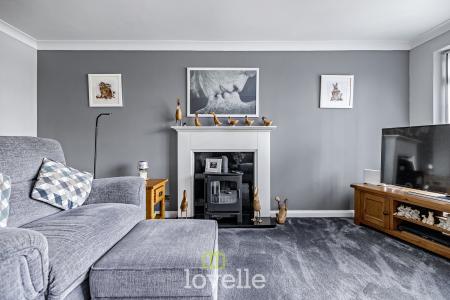 3 bedroom Semi-detached house for sale in Shetland Way, Immingham, DN40