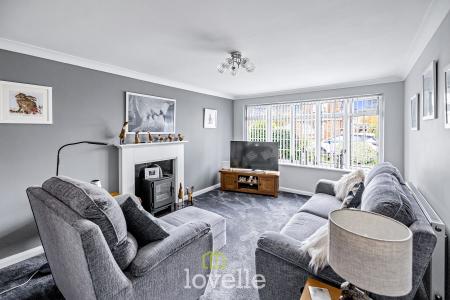 3 bedroom Semi-detached house for sale in Shetland Way, Immingham, DN40