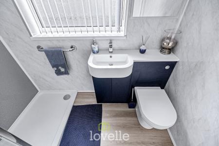 3 bedroom Semi-detached house for sale in Shetland Way, Immingham, DN40